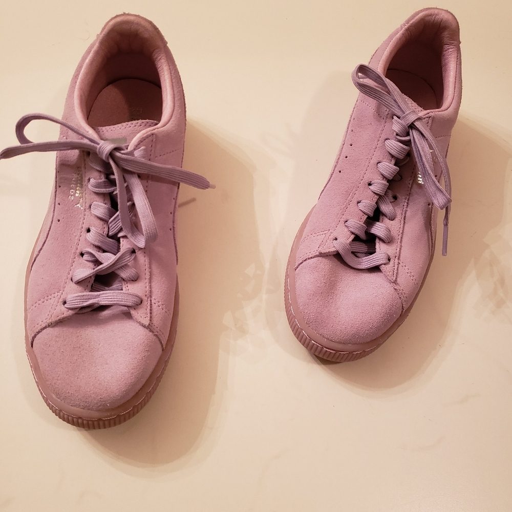 Original Puma Sneakers.